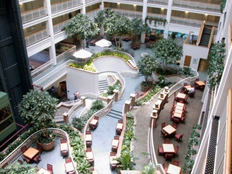 Embassy - Downtown River North Hotel