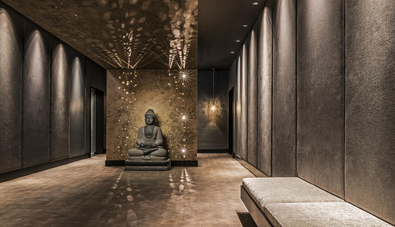 The & Athletic Club At Midtown Resort Chicago