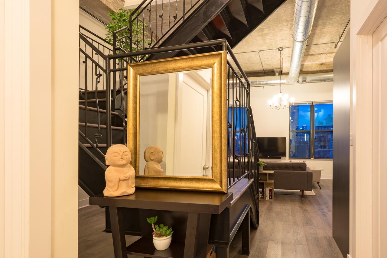 Mccormick Place Lofts By Cloud9