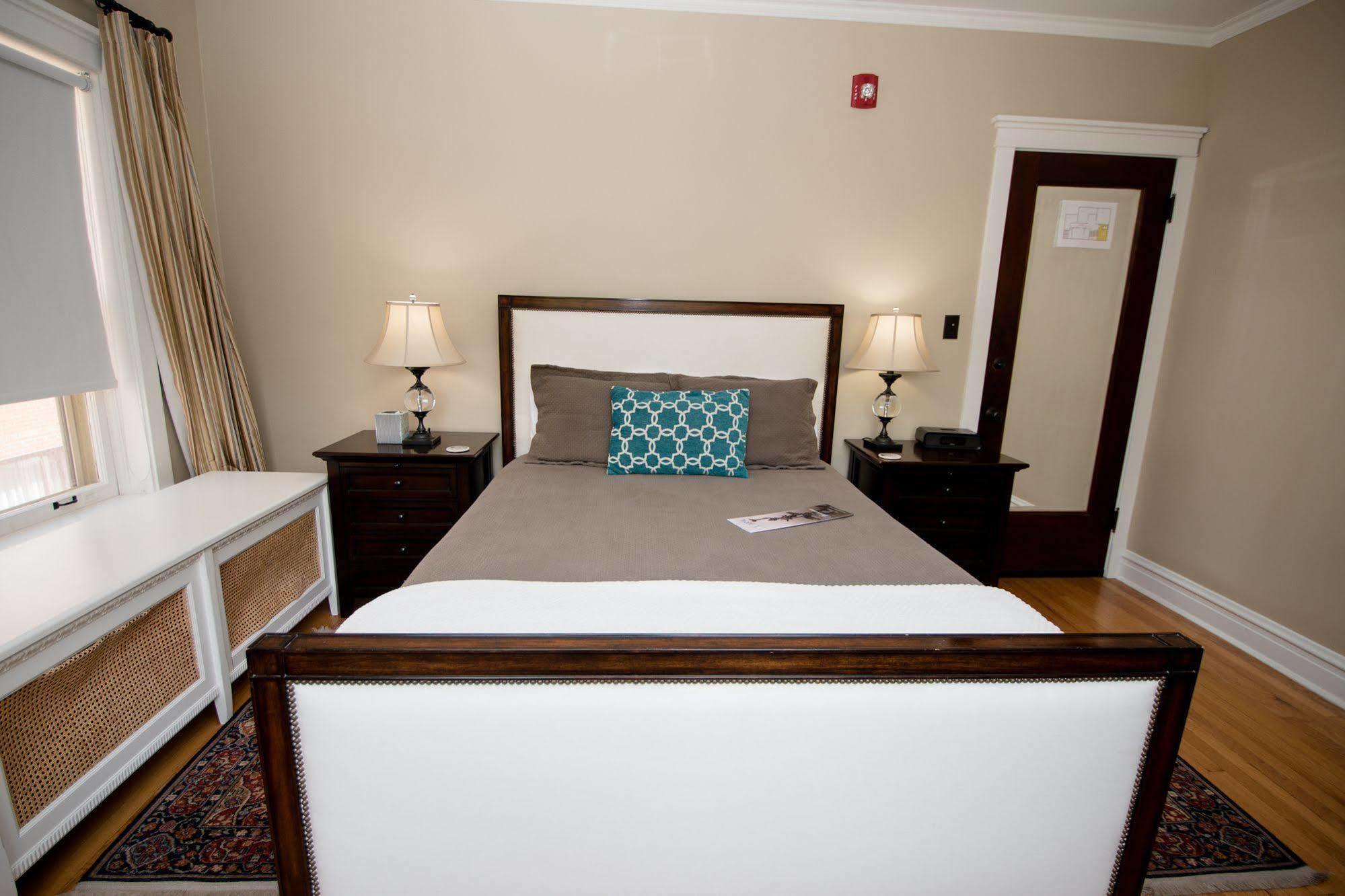 Lang House B&B - Chicago Bed & Breakfast 4*