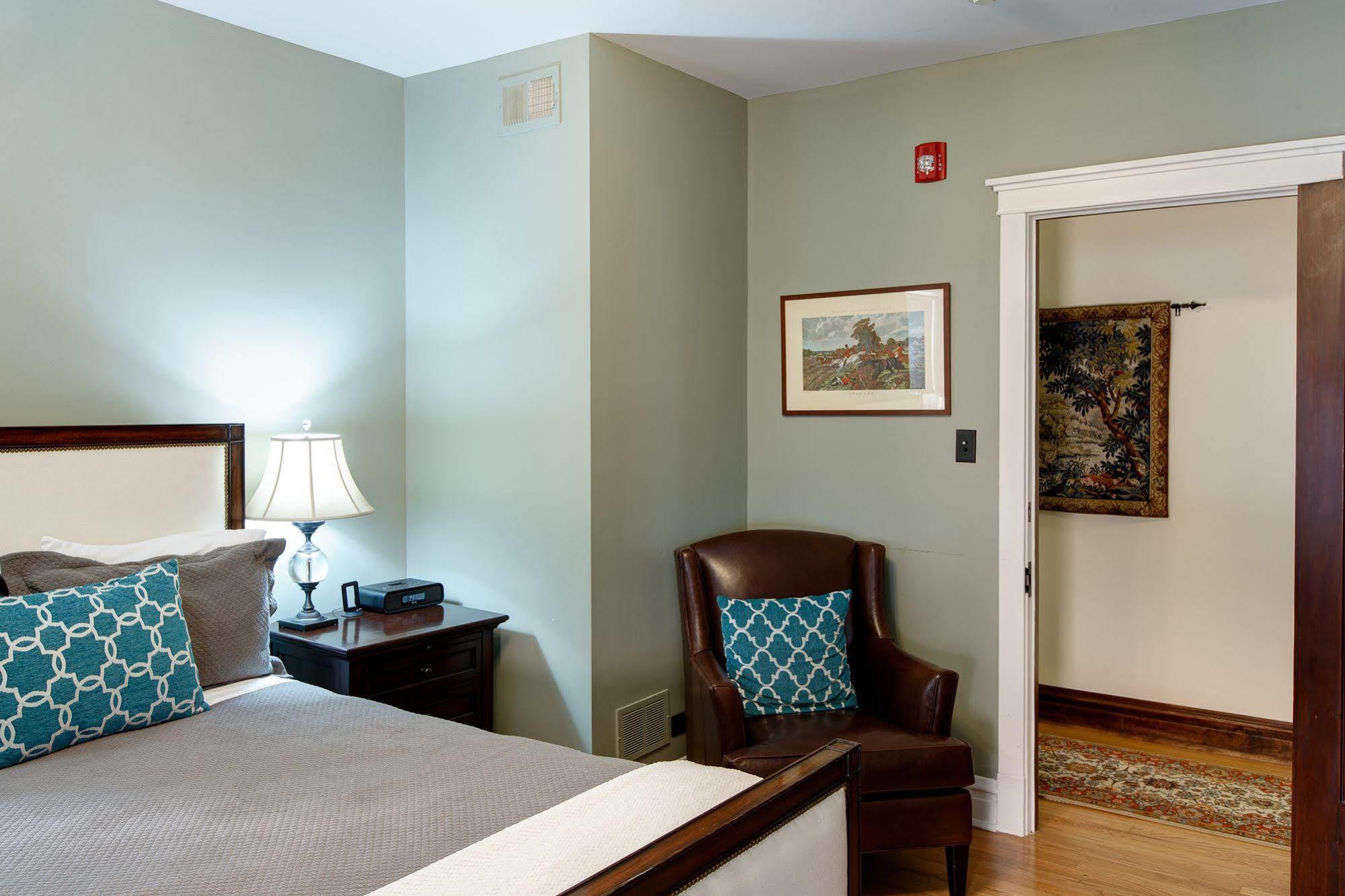 Lang House B&B - Chicago Bed & Breakfast 4*