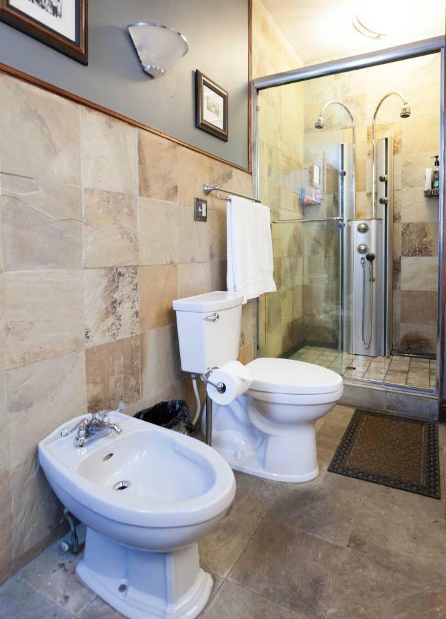 Welcome Manor Bed & Breakfast 5*