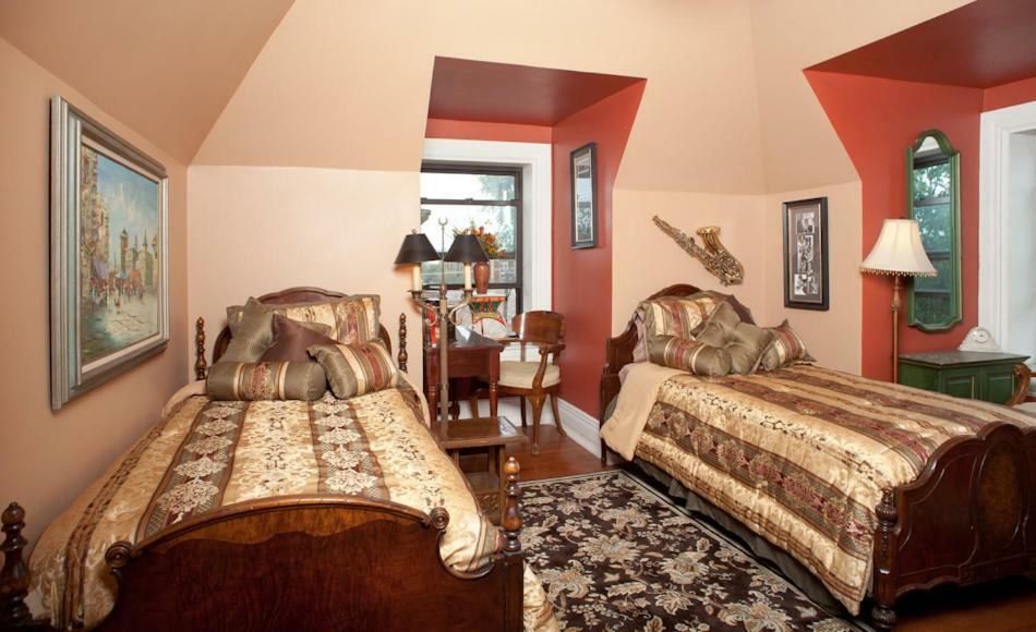 Welcome Manor Bed & Breakfast