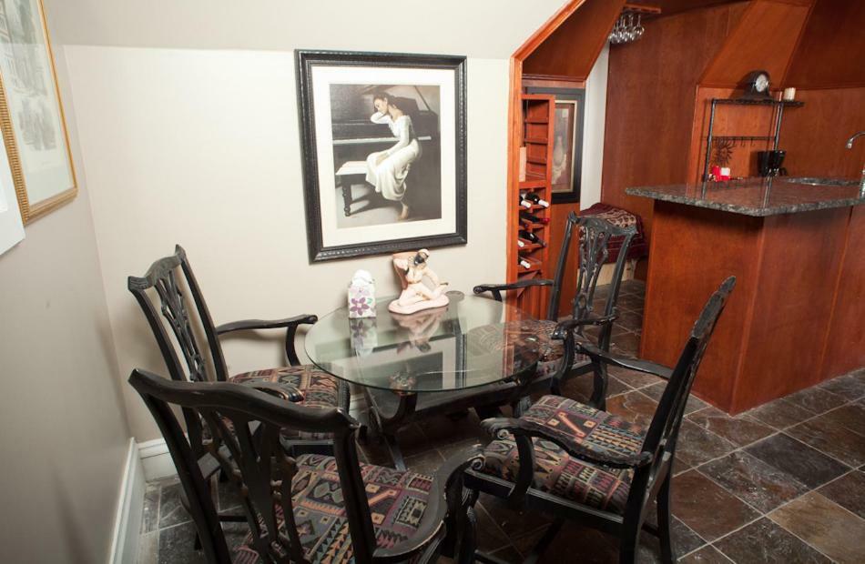 Bed & Breakfast Welcome Manor 5*
