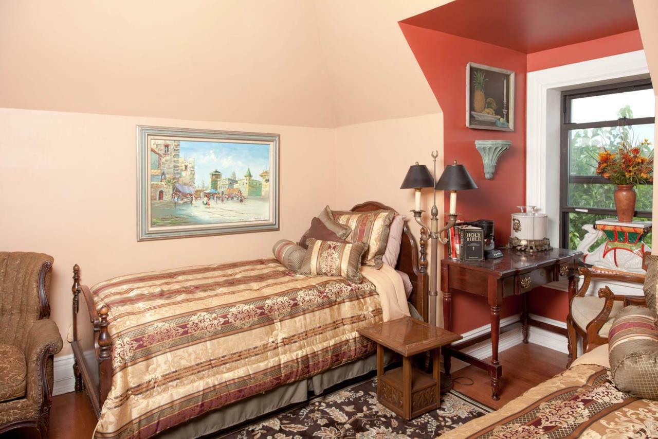 Welcome Manor Chicago