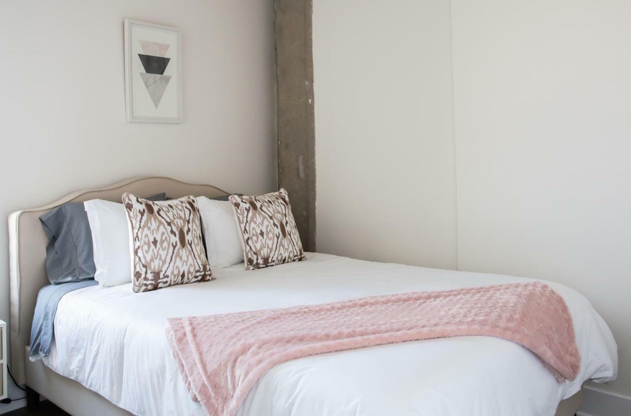 Mccormick Place Lofts By Cloud9