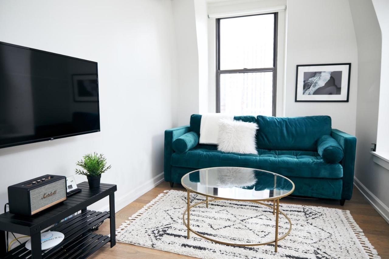Aria - Unique Top-floor One Bed By Short Chicago
