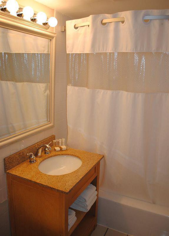 Howard Johnson - *