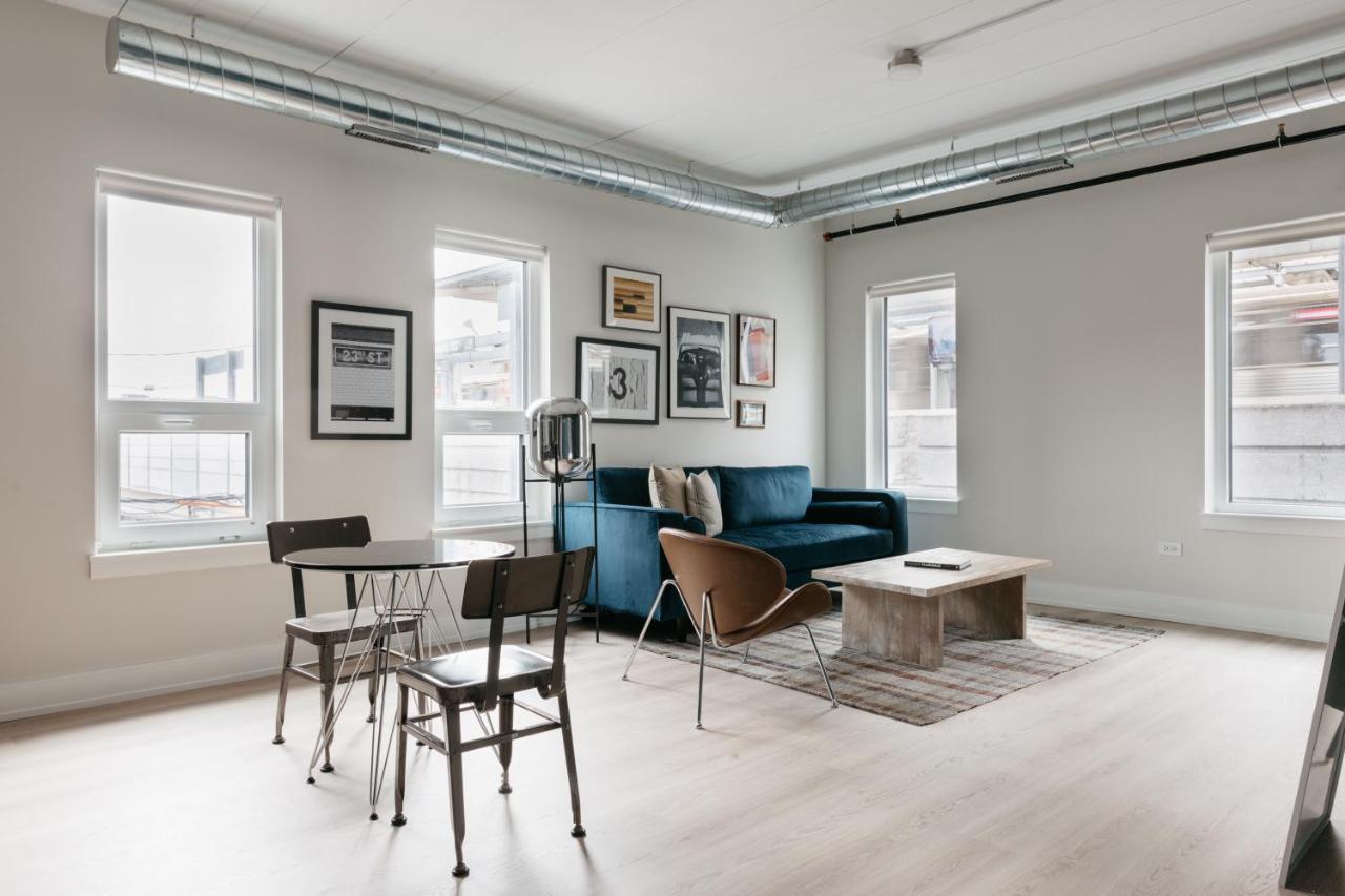 Sonder — The Bel 3* Chicago