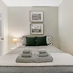 Trendy 2Br Apartment With Modern Amenities - Halsted 2A