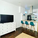 Charming Apartments Near Downtown Chicago