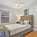 2Br Roomy Apt Near Shops, Dining And Transpo - Eastwood 3F