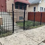 A Hidden Gem, Approx 15 Mins To Downtown Chicago!
