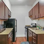 Modern And Minimalist Studio Apartment - Bstone 105 And 108 Rep