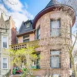 5 Mi To Dtwn Chicago Apartment In Garfield Park!