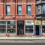 Beautifully Remodeled Second Floor Flat In River North - 2N
