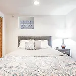 Spacious & Stylish Home At The Heart Of Wicker Park