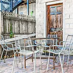Spacious & Stylish Home At The Heart Of Wicker Park