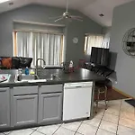 3Br 2Ba Apt Near Rush Hospital