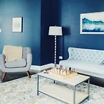 Architectural 2Br In Lincoln Park By Sonder