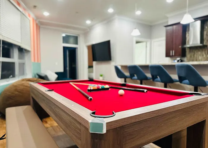 1 Garage Parking, Skyline Rooftop, Pingpong, Balcony