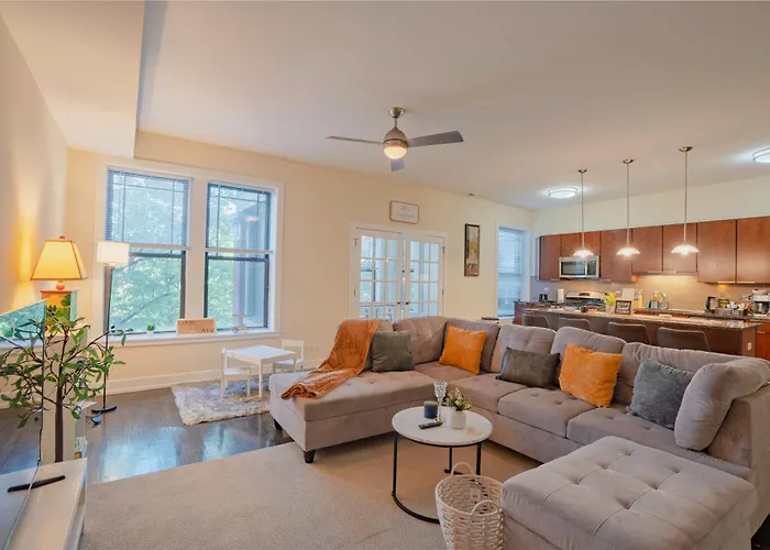 Chic & Elegant 4Br Retreat Near Uchi With Laundry