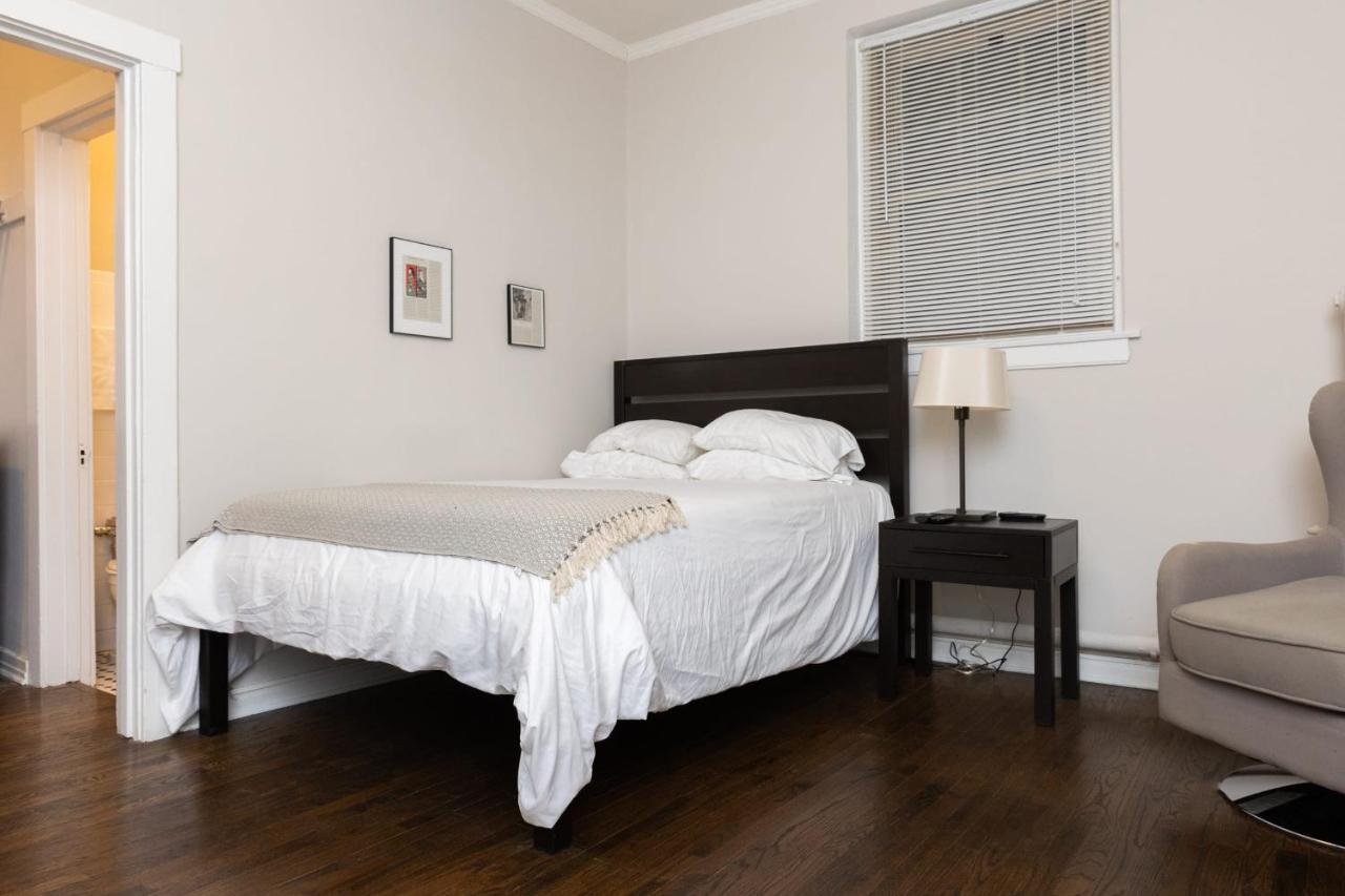 Frontdesk Open Studio Apt Near Promontory Point * Chicago
