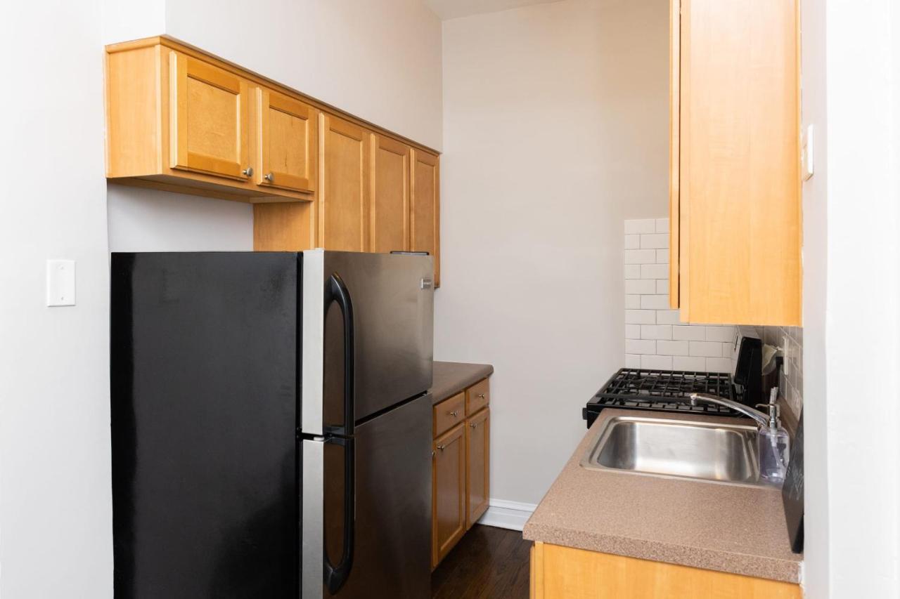 Frontdesk Open Studio Apt Near Promontory Point Apartment *