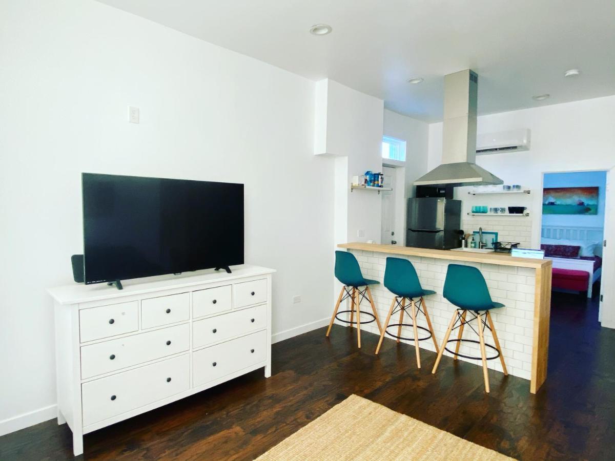 Charming Near Downtown Apartment *