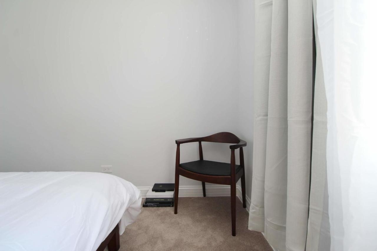 Frontdesk Updated 2 Bedroom Apt With Full Kitchen