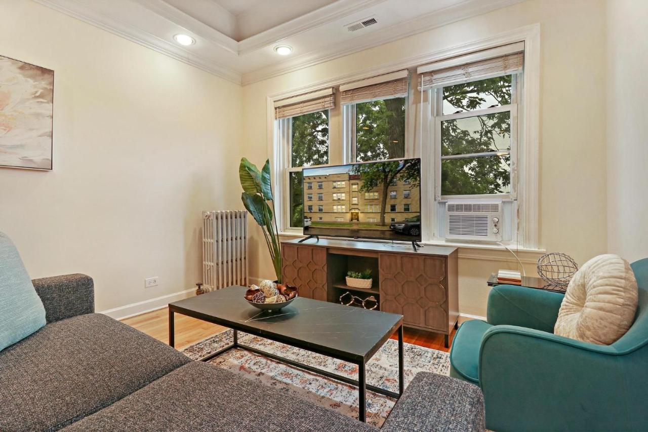 2br Alluring With Laundry - Cullom D3 Apartment