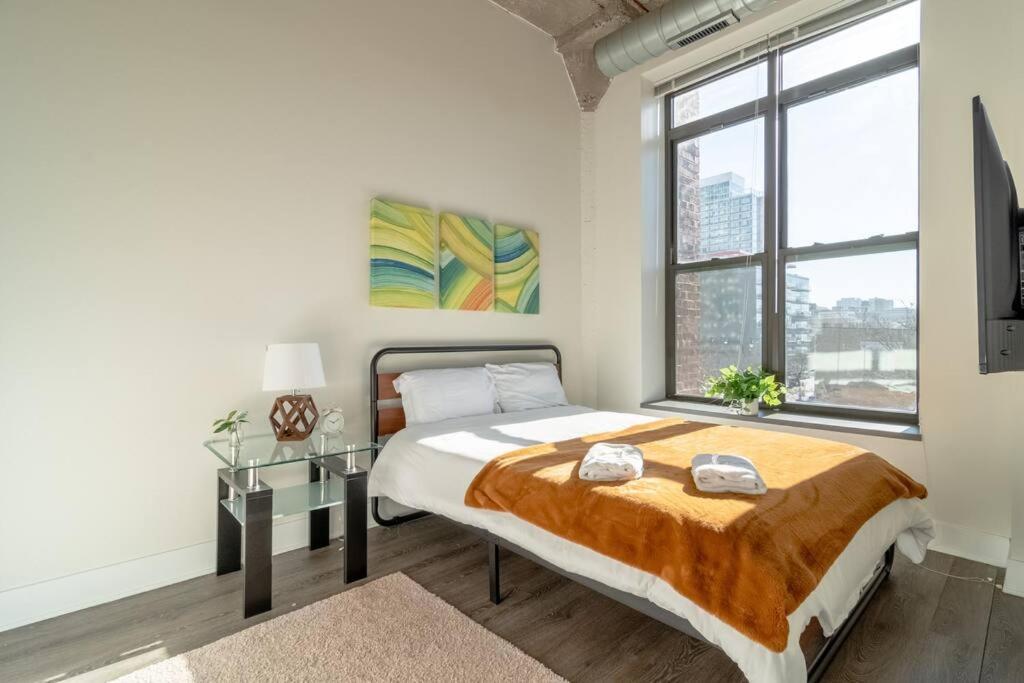 Mccormick Place 2b-2b With Optional Parking And Gym For Up To 8 Guests Apartment *