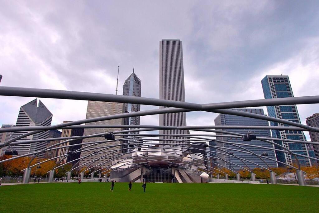 Mccormick Place 2b-2b With Optional Parking And Gym For Up To 8 Guests Apartment