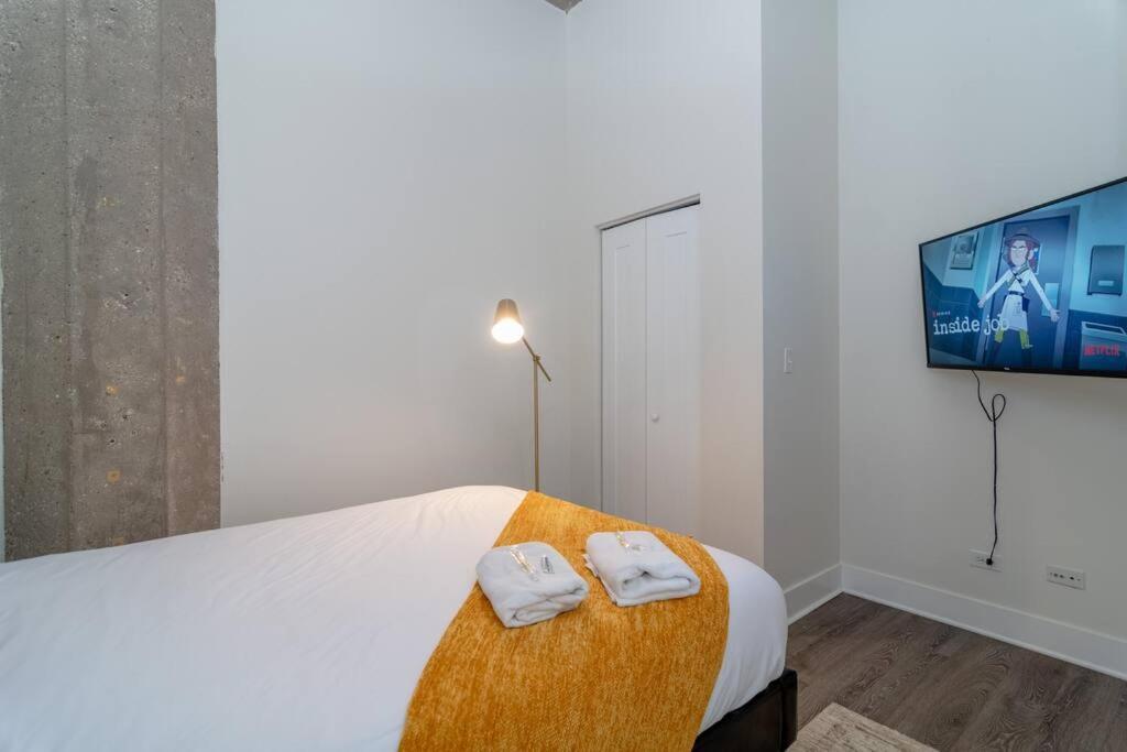 Mccormick Place 2b-2b With Optional Parking And Gym For Up To 8 Guests Chicago