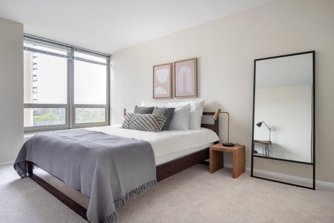 Lakeview 1br W Rooftop Pool Nr Wrigley Field Chi-378 *