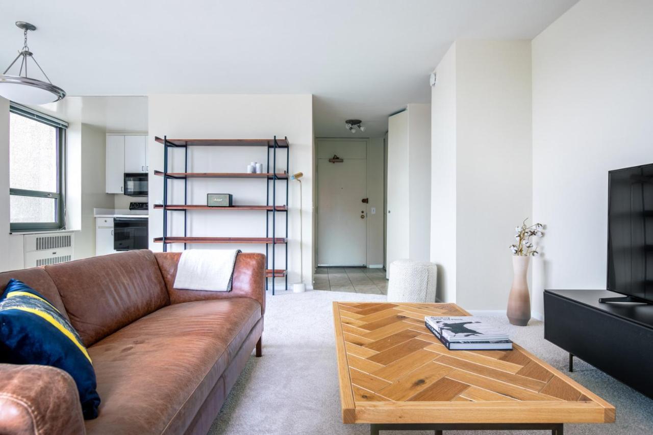 Lakeview 1br W Rooftop Pool Nr Wrigley Field Chi-375 * Chicago