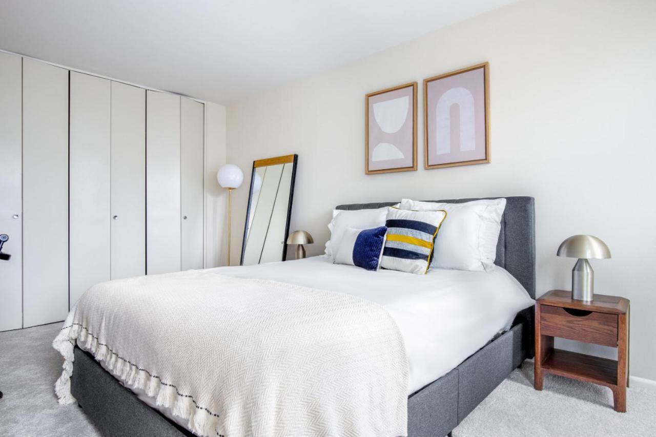 Lakeview 1br W Rooftop Pool Nr Wrigley Field Chi-375 *