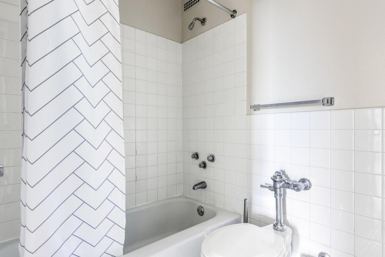 Lakeview 1br W Rooftop Pool Nr Wrigley Field Chi-375 *