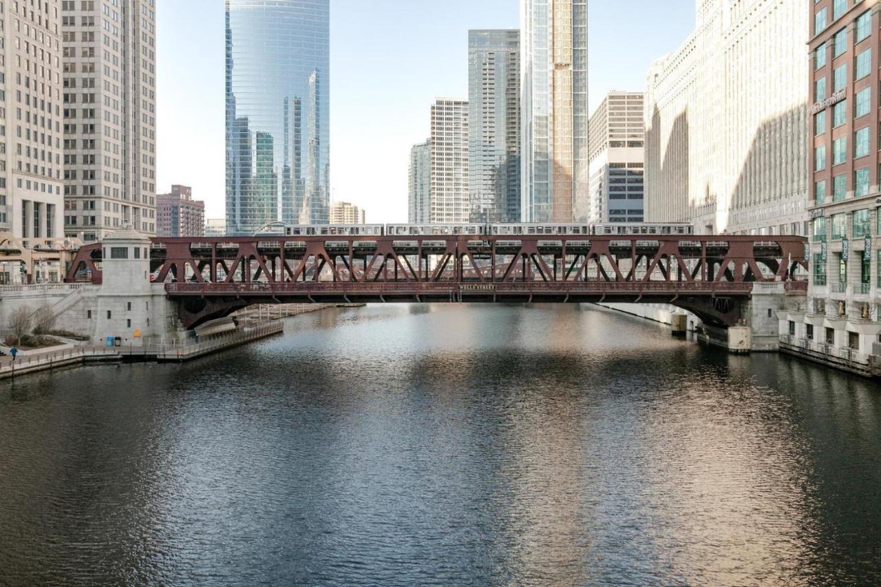 Apartment River N 3br W Gym Rooftop Nr L Park Chi-324 *