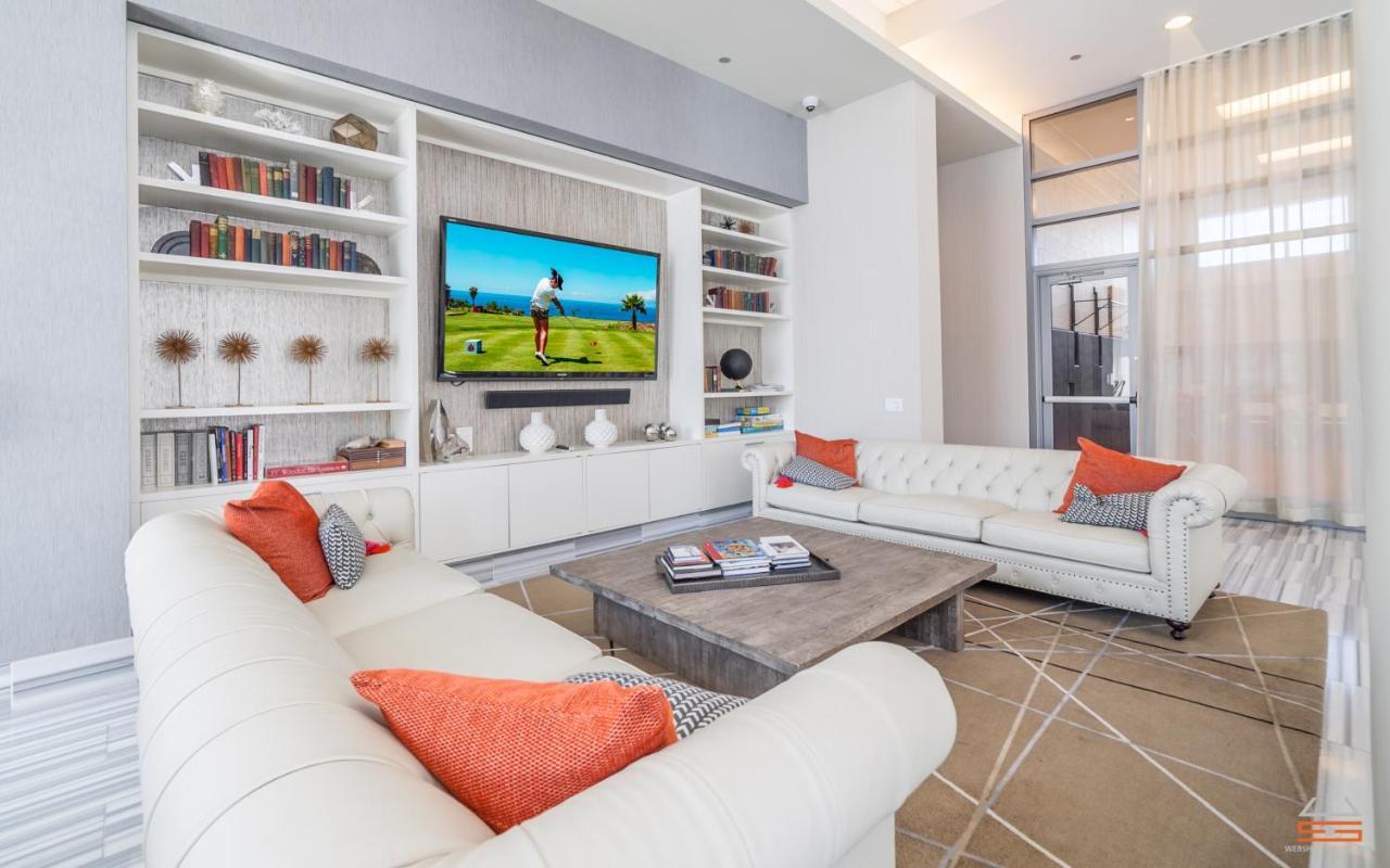 K2 Sky High With Stunning Views In West Loop Apartment