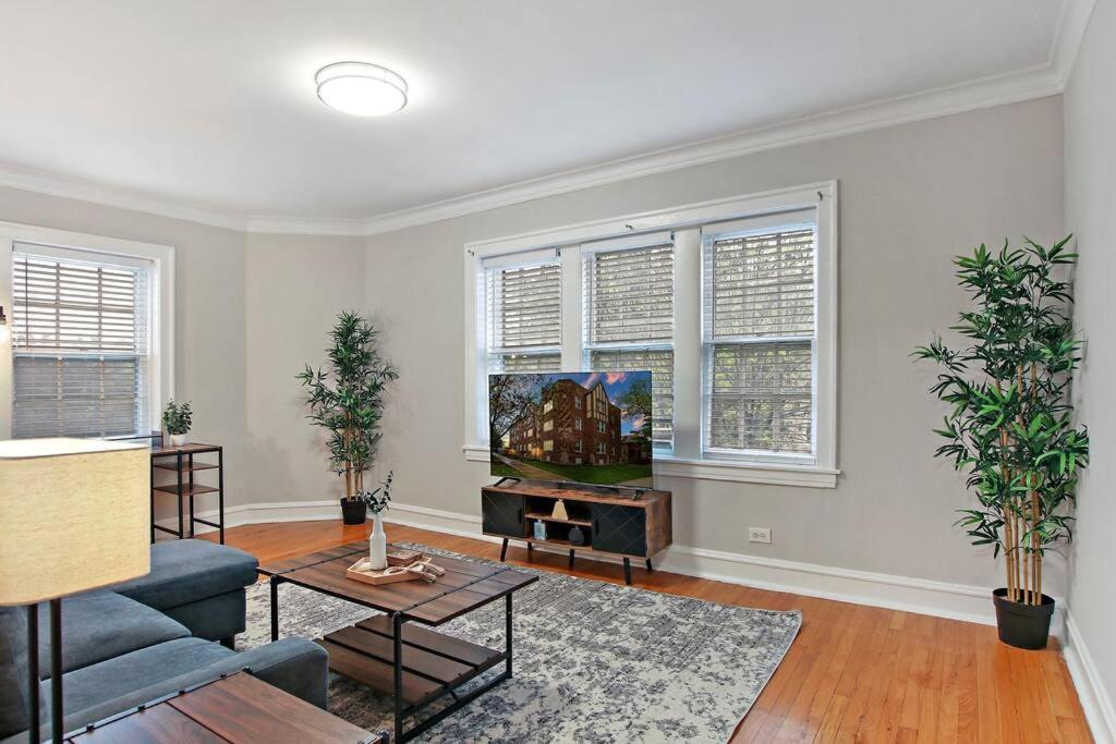 Relaxing 2br Apt With Comfy Bedrooms - Lockwood 3 Apartment Chicago
