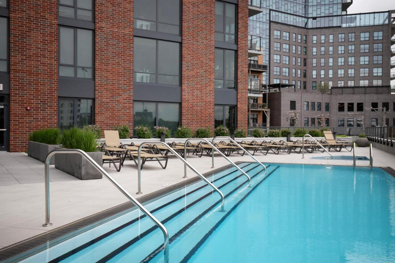 River West Jr 1br W Pool Gym Nr Entertainment Chi-968 *