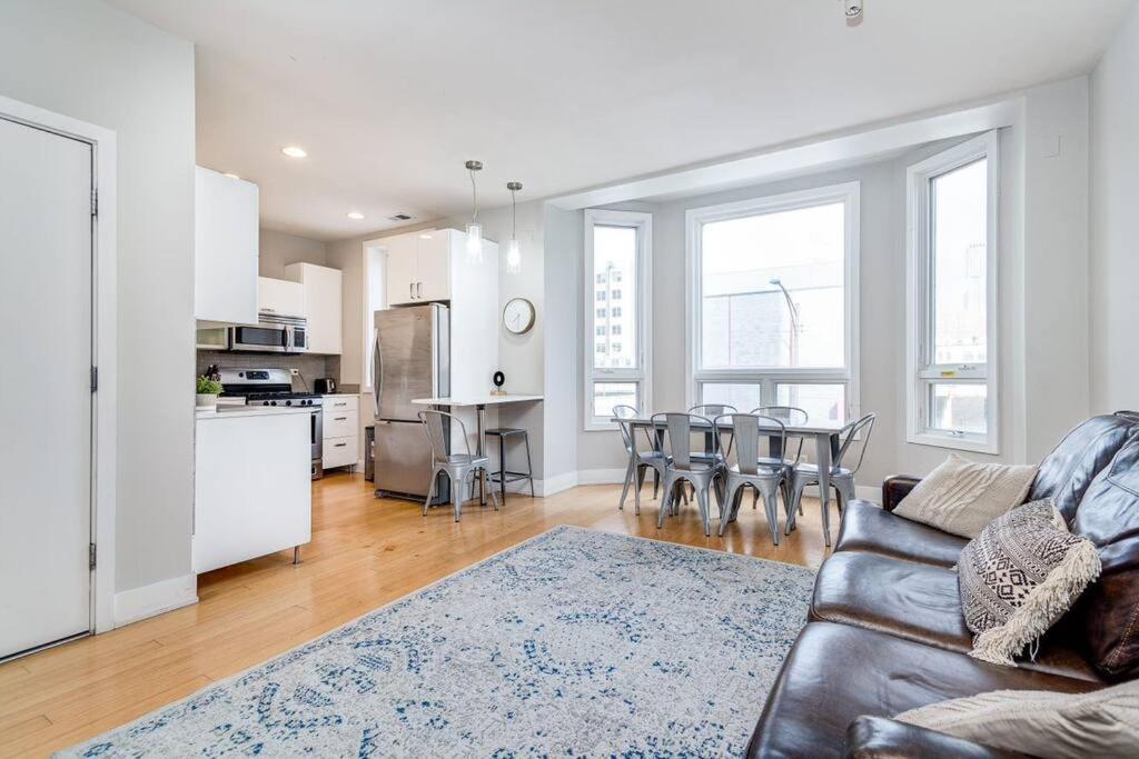 870 1&2 - 2 Separate In Same Building Apartment Chicago