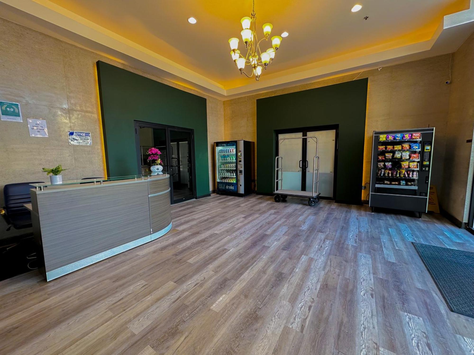 Apartment Mccormick Place 2b-2b With Optional Parking And Gym For Up To 8 Guests *