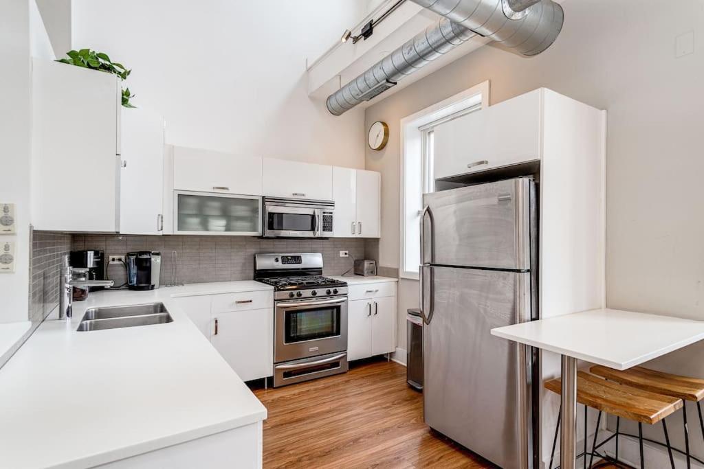 870 Bldg - 3 Separate In Same Building Apartment Chicago