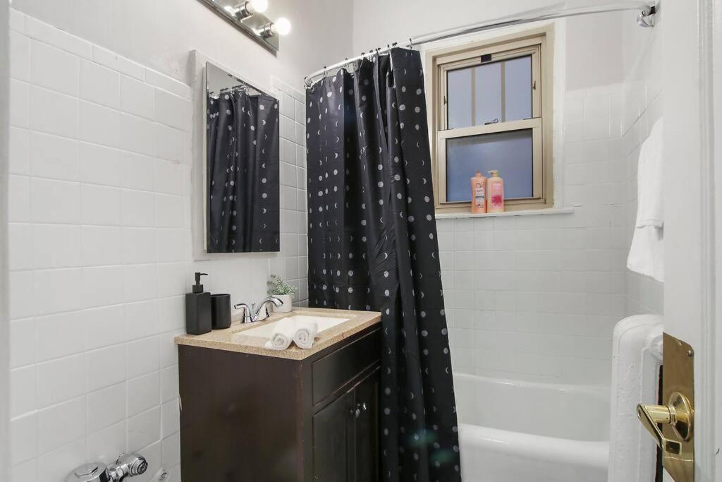 Modern And Minimalist Studio - Bstone 105 And 108 Rep Apartment *