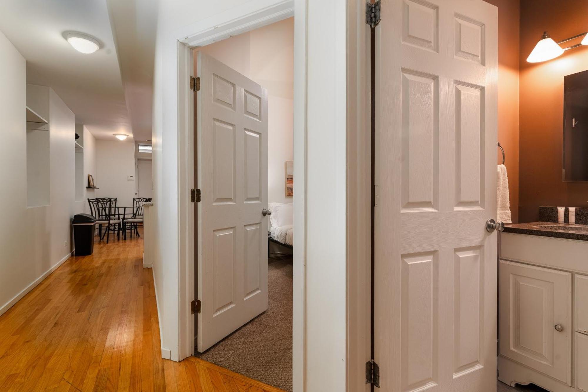 Apartment Flexhome Wicker Park 2br P1