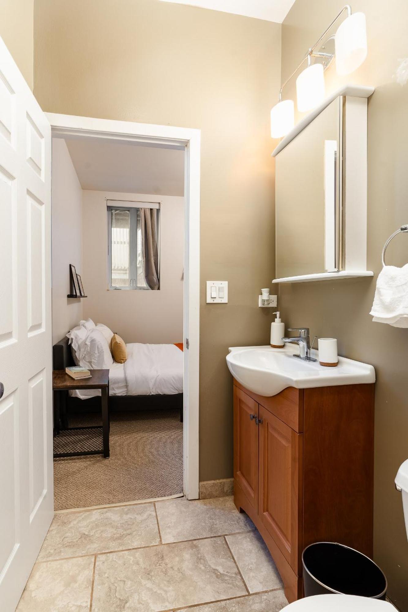 Apartment Flexhome Wicker Park 2br P1