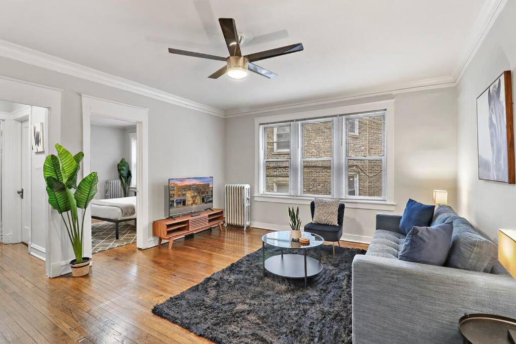 Elegant & Stylishly 1br Fully Furnished Apt - Lincoln 205 * Chicago