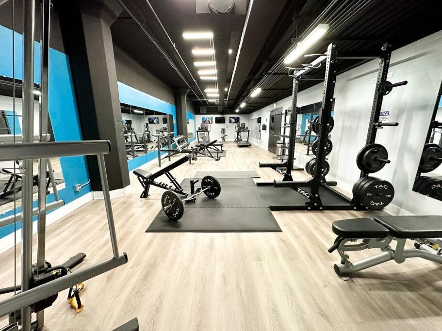 Mccormick 2br-2ba Family Unit For Up To 8 Guests With Optional Parking & Gym Access Apartment *